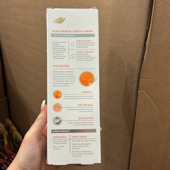 Dove Cream Serum with Niacinamide + Even Tone - Picture 2 of 2
